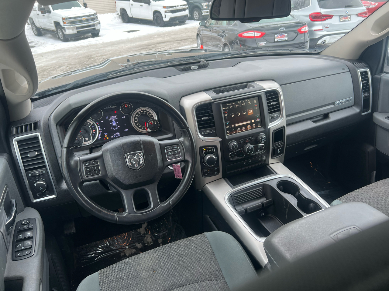 RAM 1500 Big Horn 4x4 Crew Cab 5'7" Box 2017