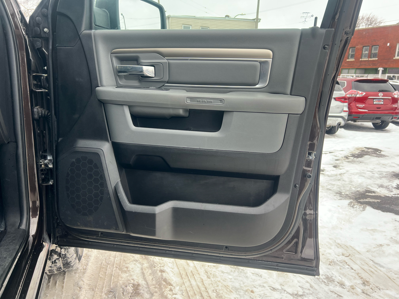 RAM 1500 Big Horn 4x4 Crew Cab 5'7" Box 2017