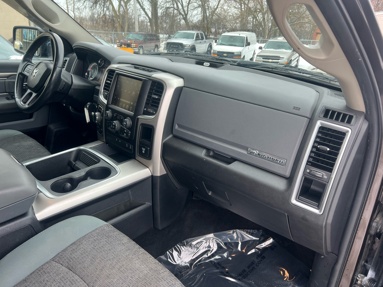 RAM 1500 Big Horn 4x4 Crew Cab 5'7" Box 2017