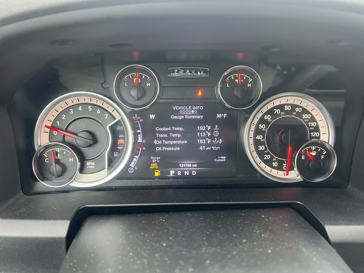 RAM 1500 Big Horn 4x4 Crew Cab 5'7" Box 2017