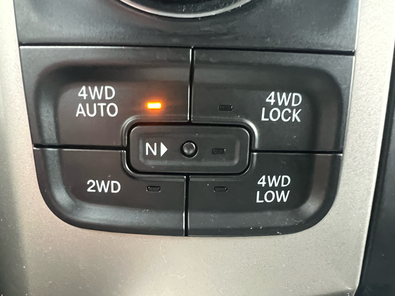 RAM 1500 Big Horn 4x4 Crew Cab 5'7" Box 2017