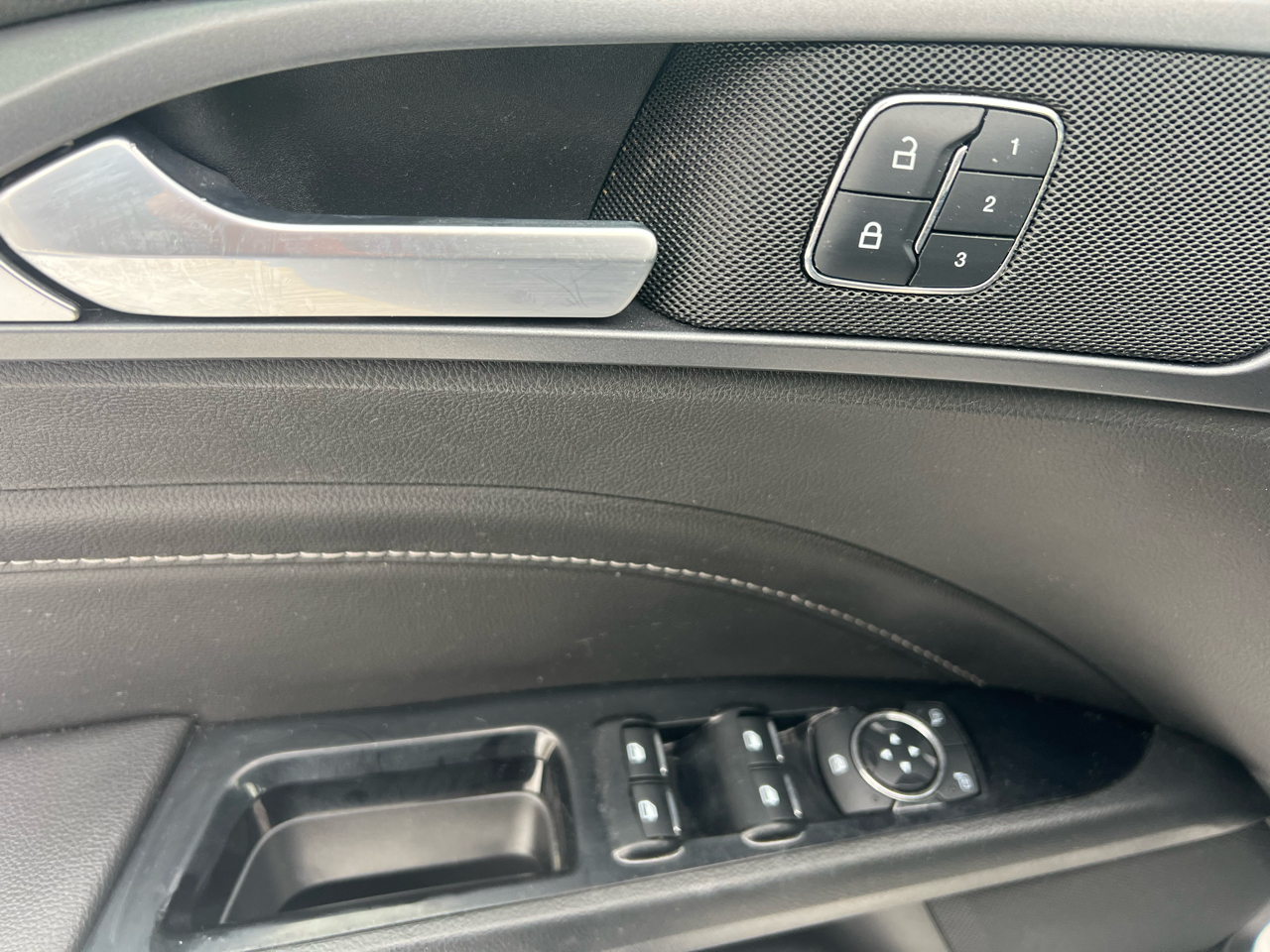 Ford Fusion 4dr Sdn Titanium FWD 2014