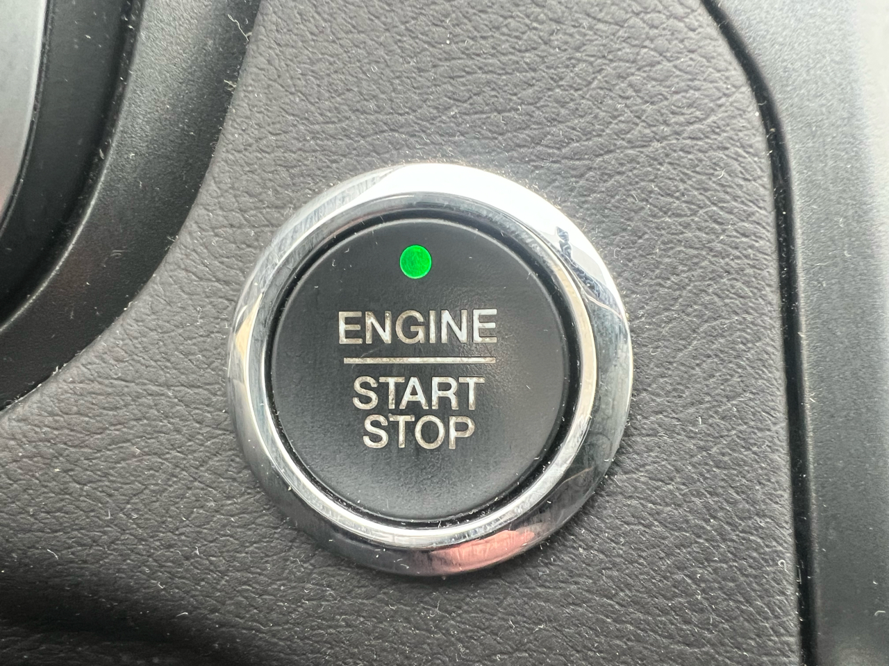 Ford Fusion 4dr Sdn Titanium FWD 2014