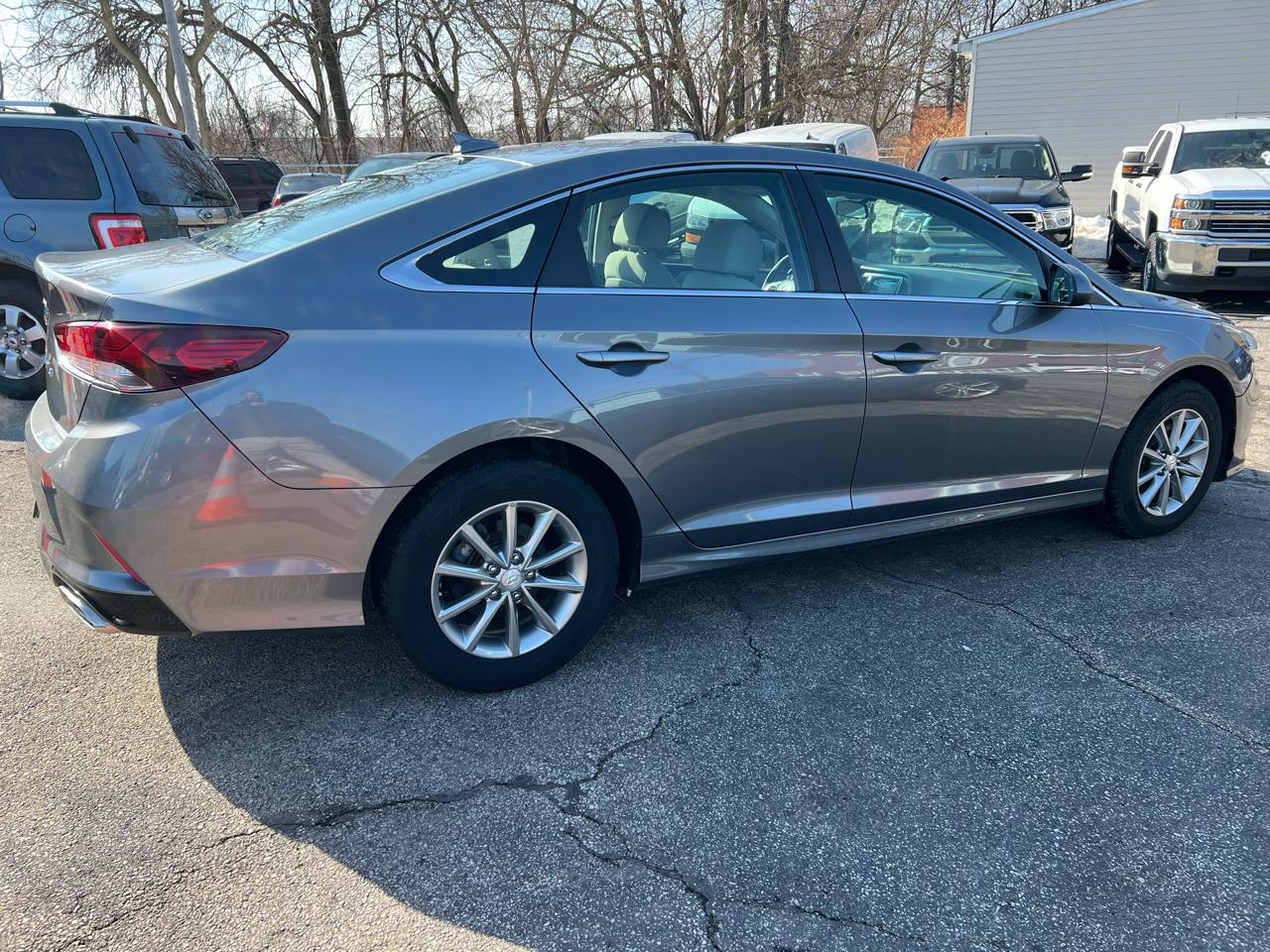 Hyundai Sonata SE 2.4L 2019