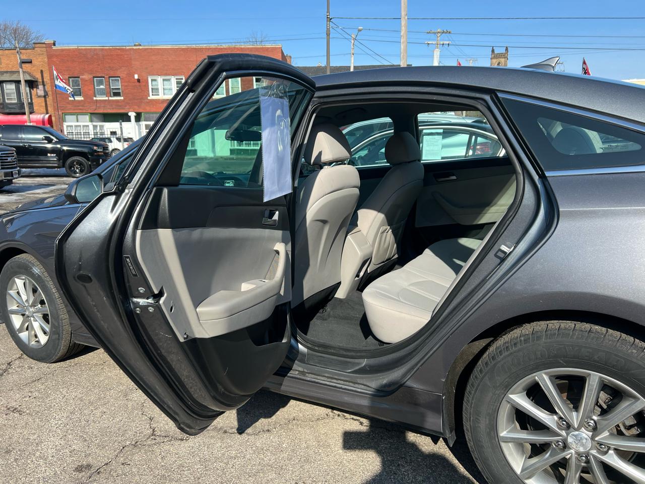 Hyundai Sonata SE 2.4L 2019