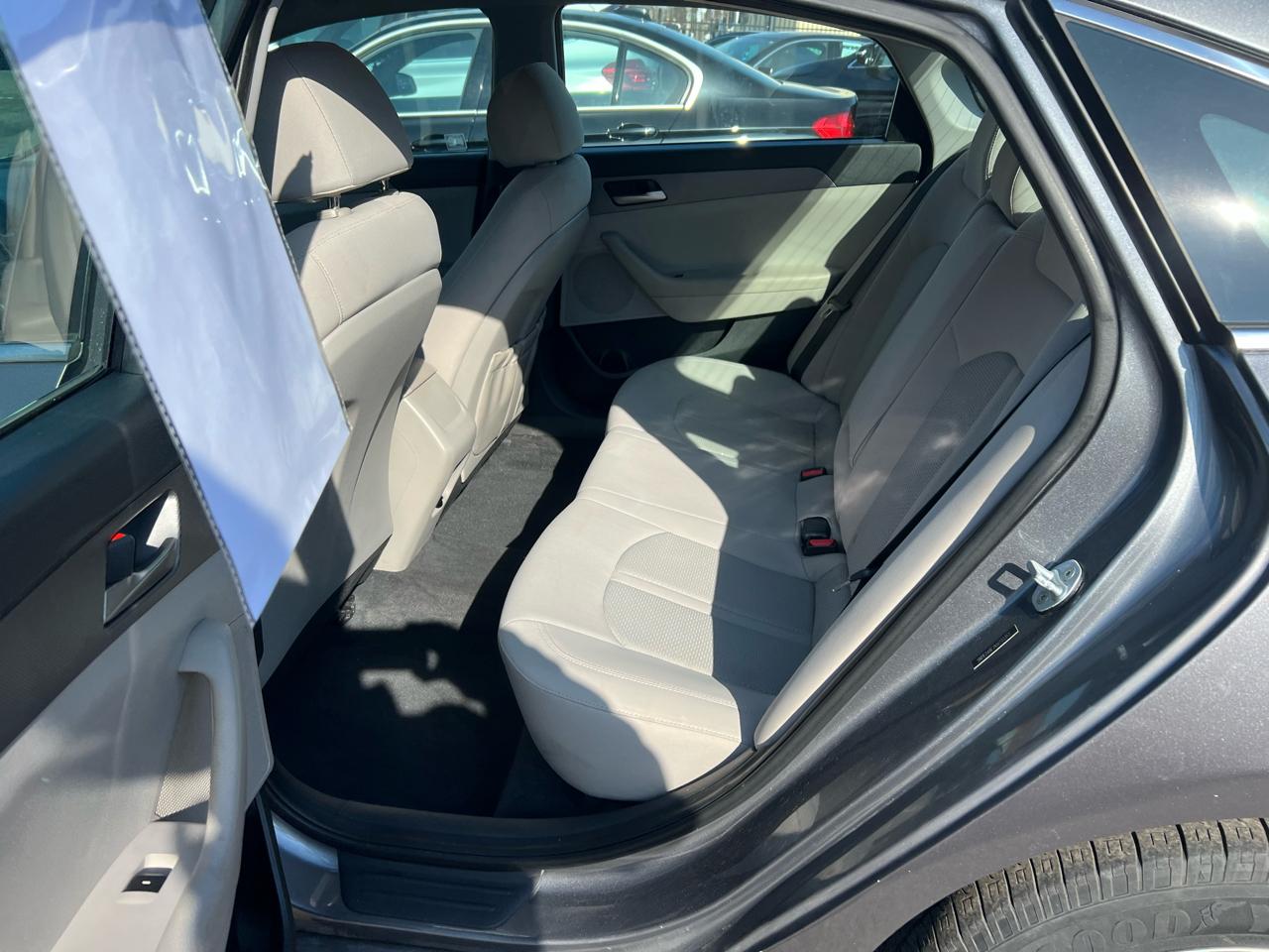 Hyundai Sonata SE 2.4L 2019