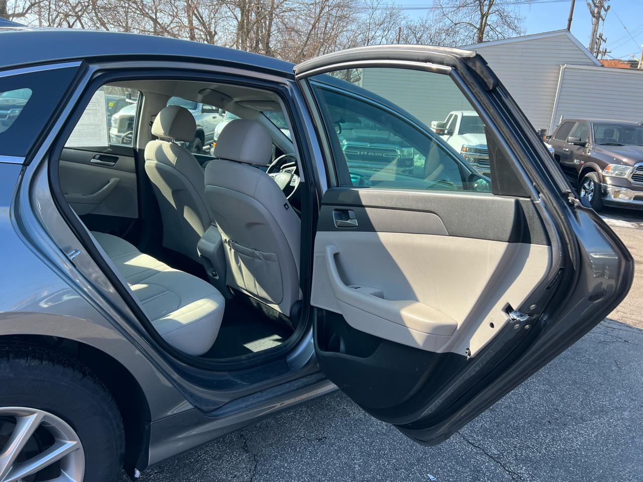 Hyundai Sonata SE 2.4L 2019