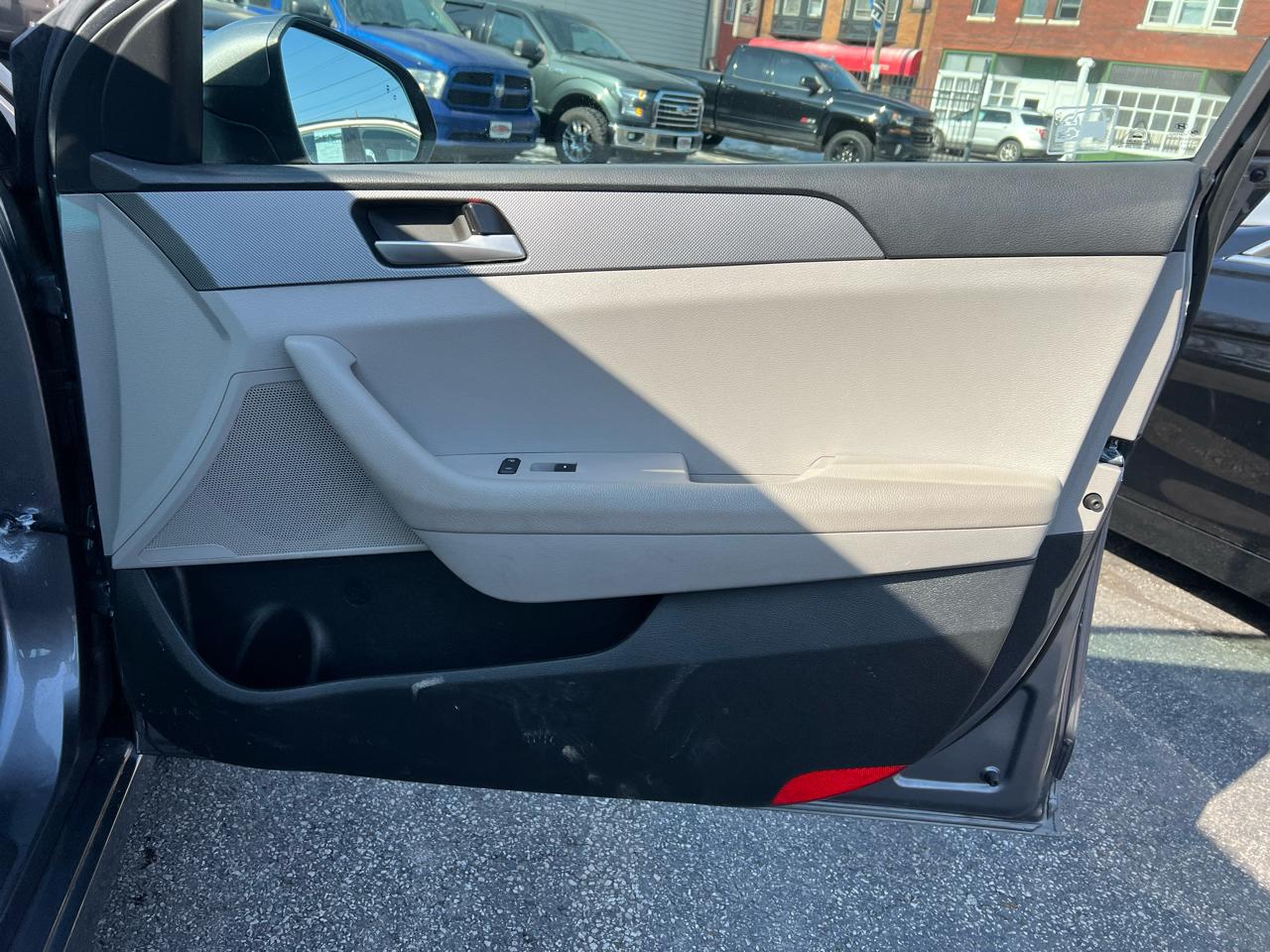 Hyundai Sonata SE 2.4L 2019