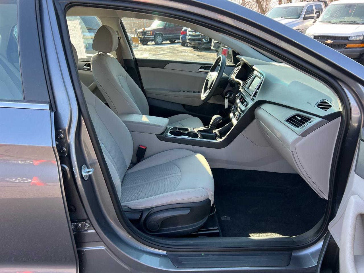 Hyundai Sonata SE 2.4L 2019