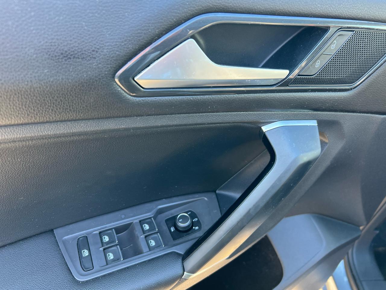 Volkswagen Tiguan 2.0T SEL 4MOTION 2018