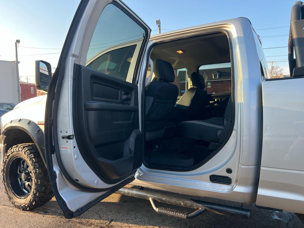 RAM 1500 4WD Crew Cab 149" ST 2014