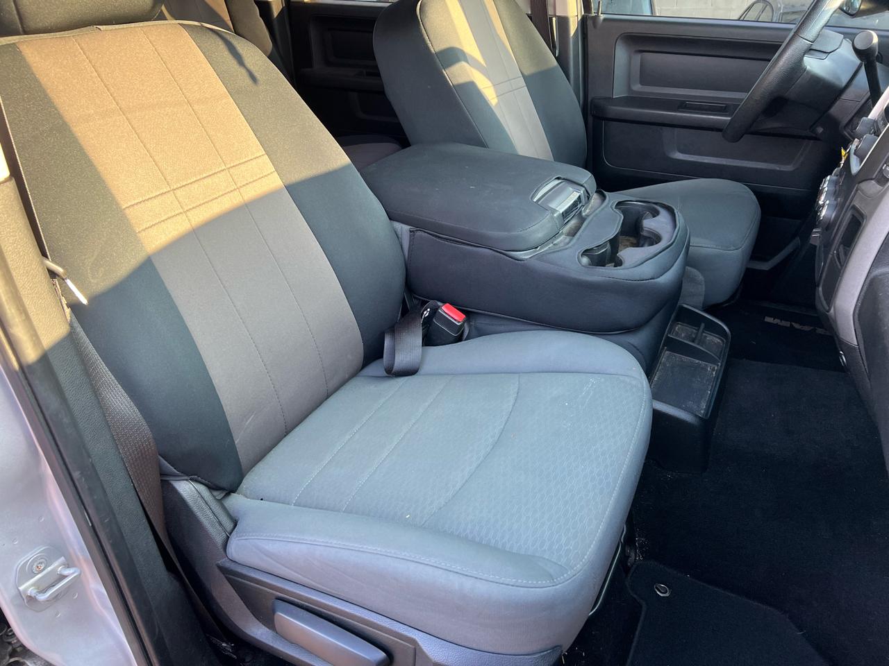 RAM 1500 4WD Crew Cab 149" ST 2014