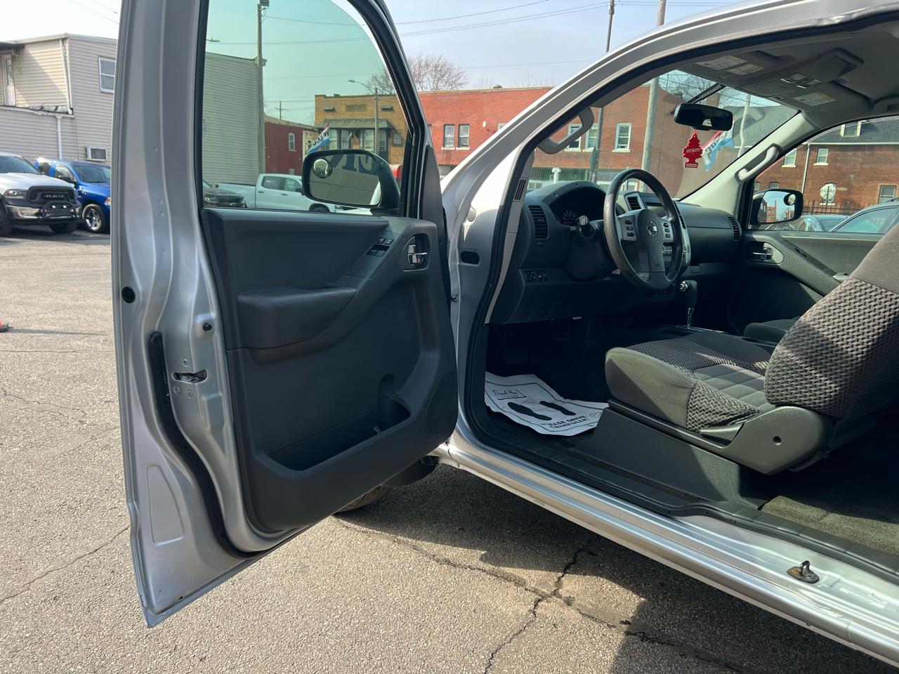 Nissan Frontier 4WD King Cab Auto SV 2014