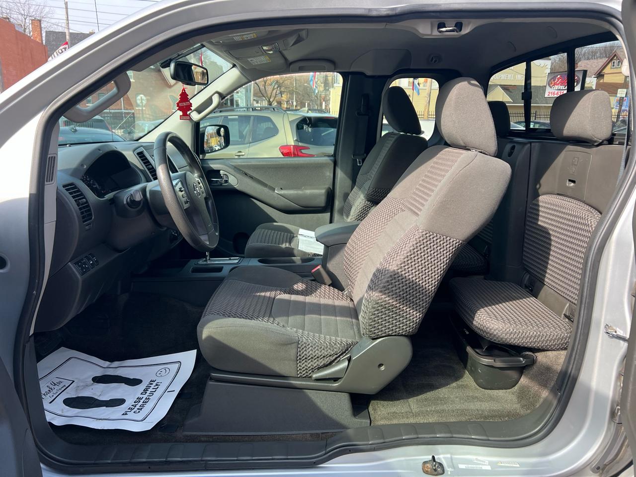 Nissan Frontier 4WD King Cab Auto SV 2014