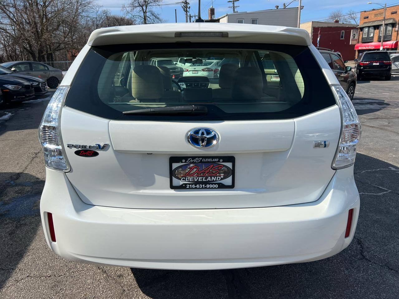 Toyota Prius V 5dr Wgn Three (Natl) 2013