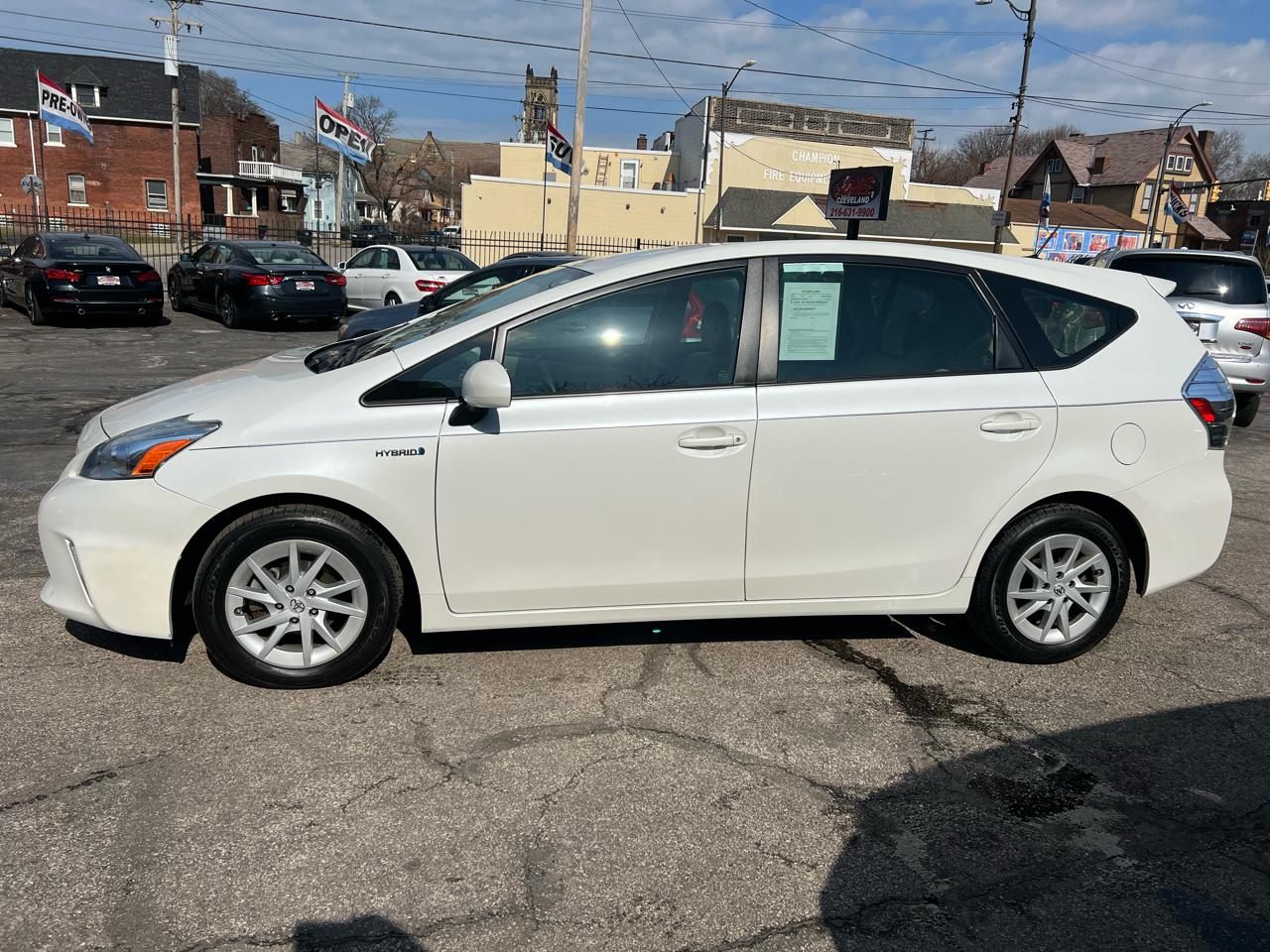 Toyota Prius V 5dr Wgn Three (Natl) 2013
