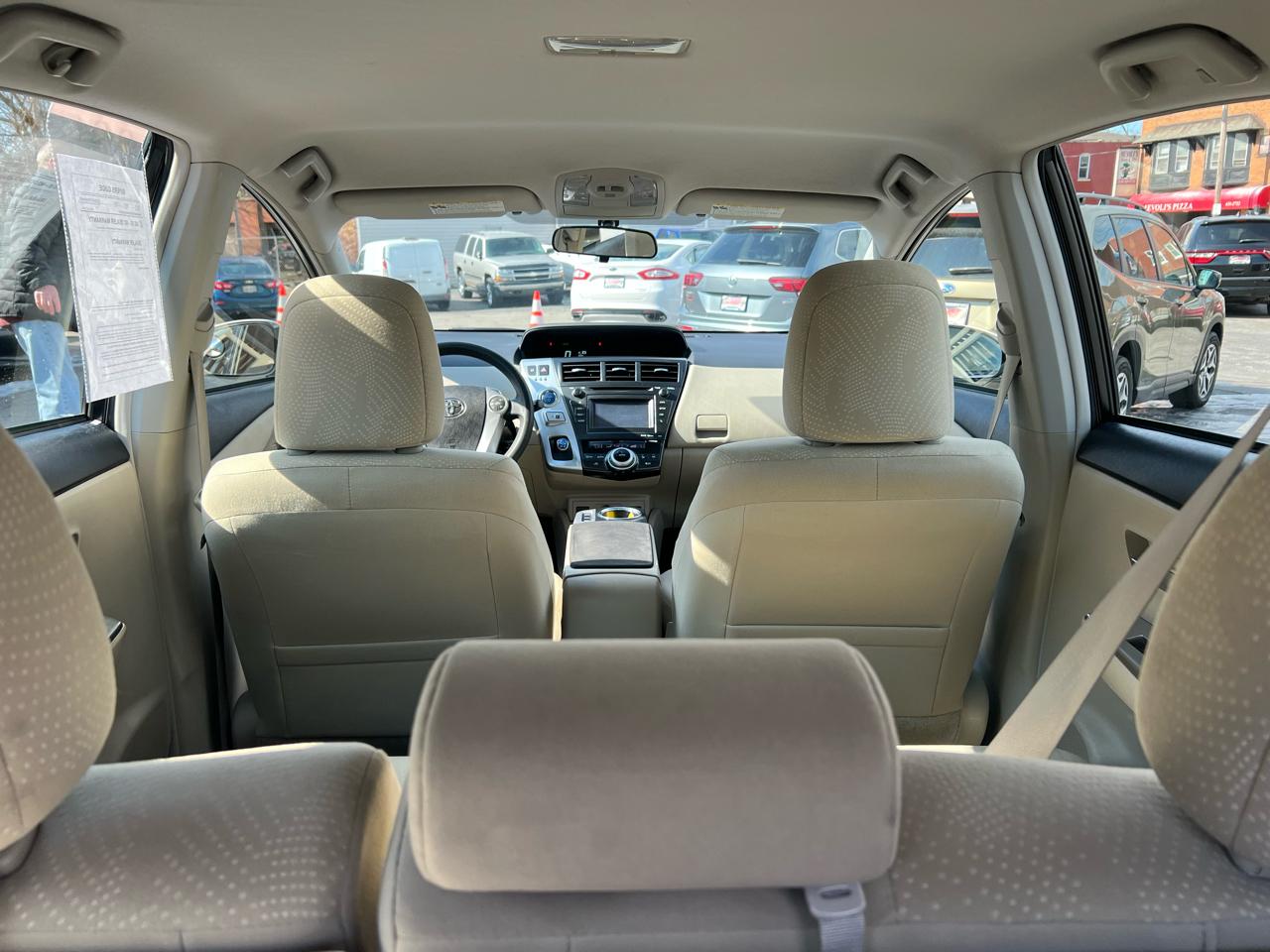 Toyota Prius V 5dr Wgn Three (Natl) 2013