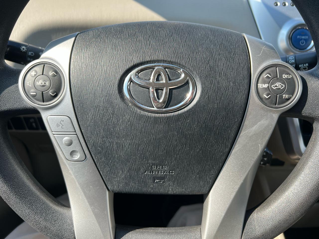 Toyota Prius V 5dr Wgn Three (Natl) 2013