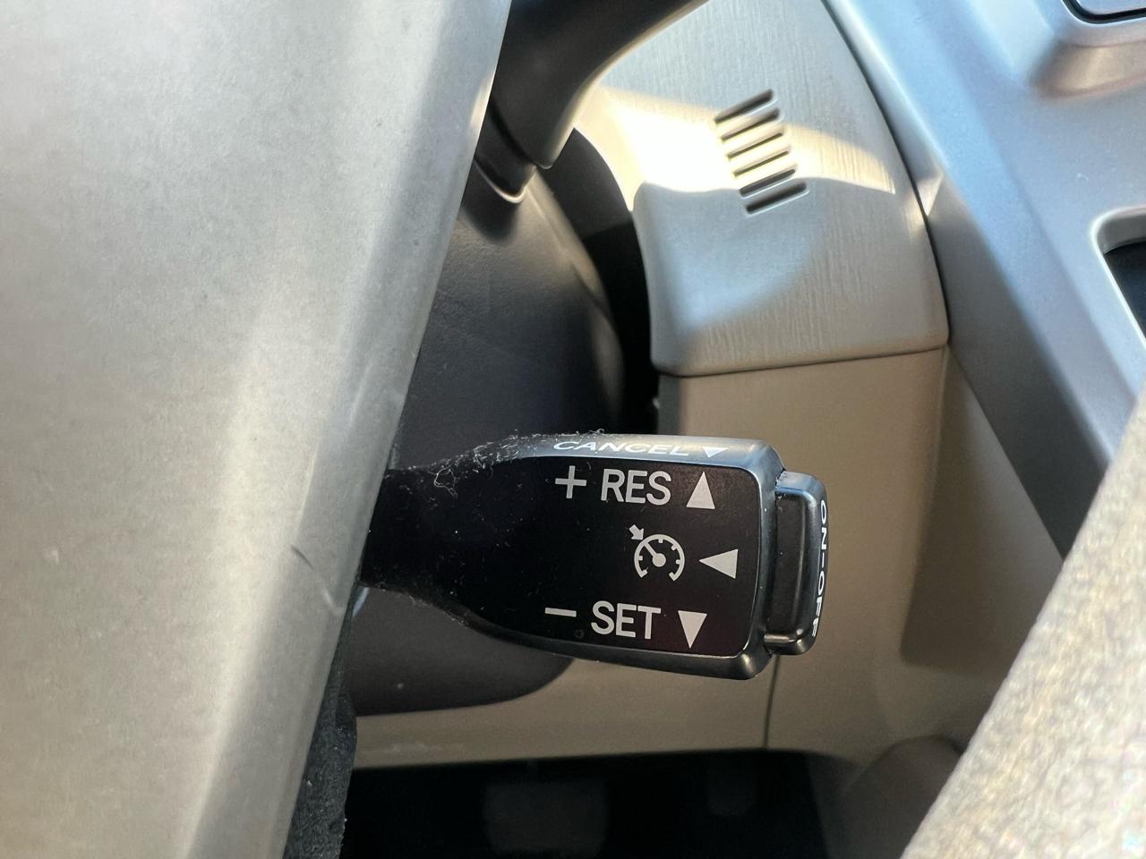 Toyota Prius V 5dr Wgn Three (Natl) 2013