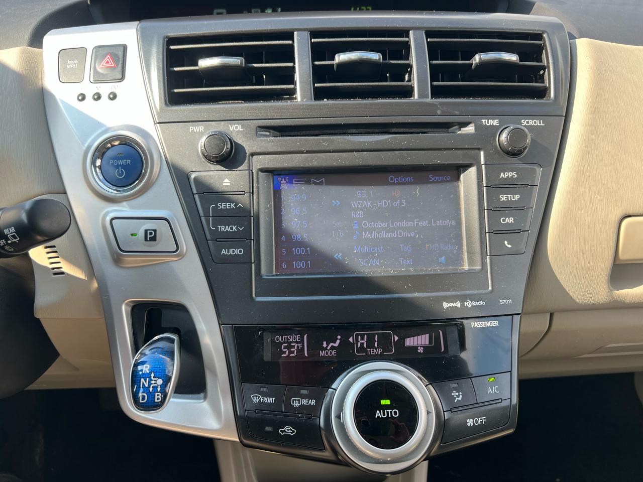 Toyota Prius V 5dr Wgn Three (Natl) 2013