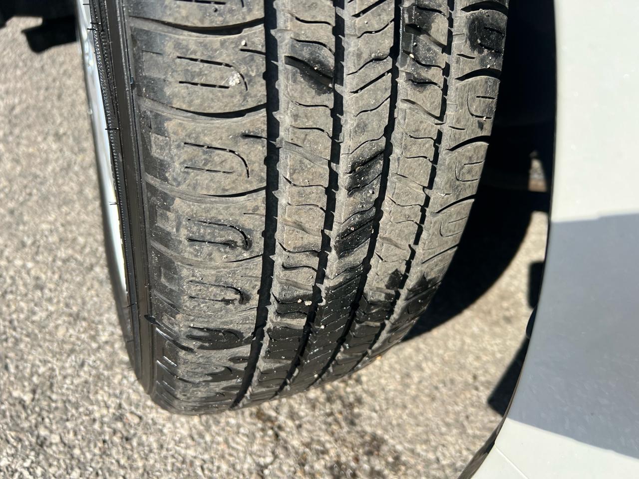 Toyota Prius V 5dr Wgn Three (Natl) 2013