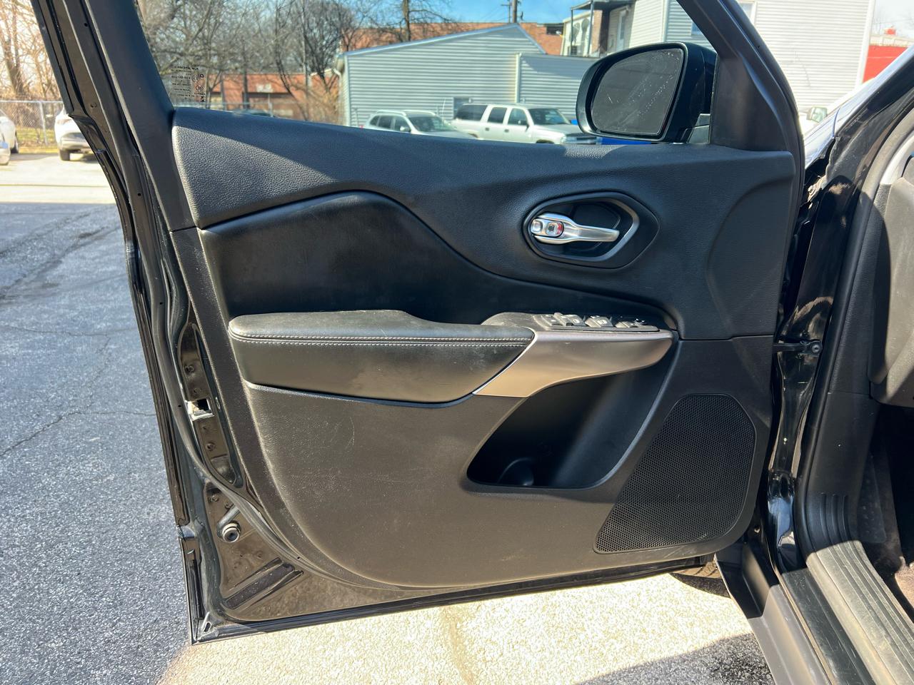 Jeep Cherokee Latitude Plus 4x4 2019