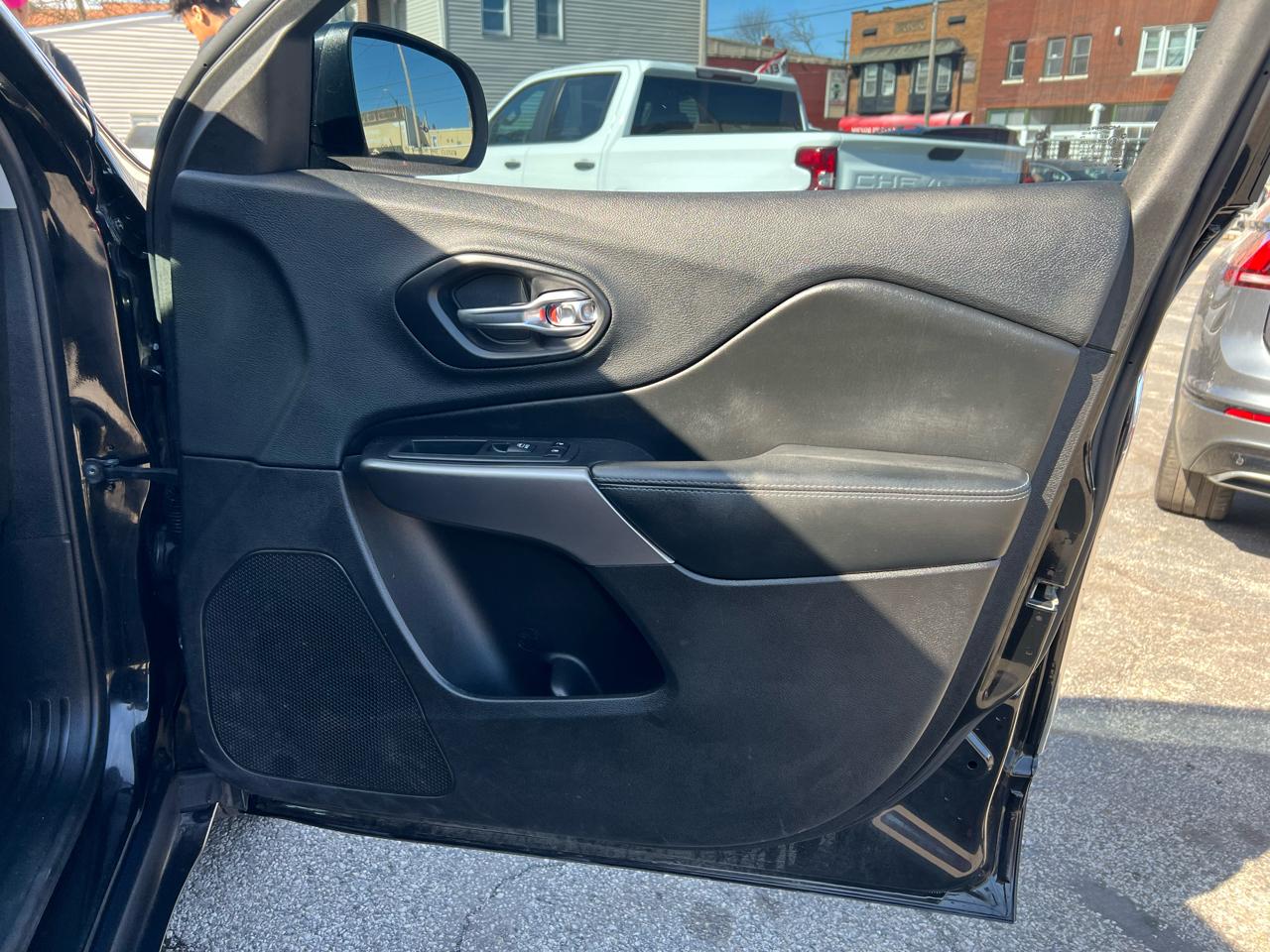 Jeep Cherokee Latitude Plus 4x4 2019