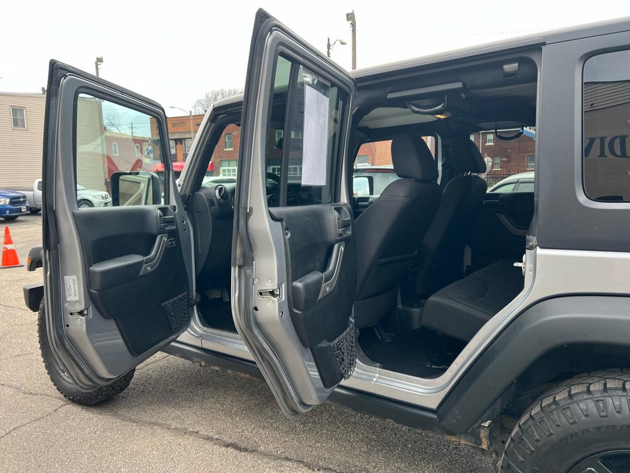 Jeep Wrangler Unlimited 4WD 4dr Willys Wheeler 2015