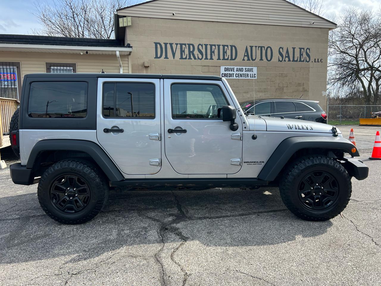 View vehicle photo 4