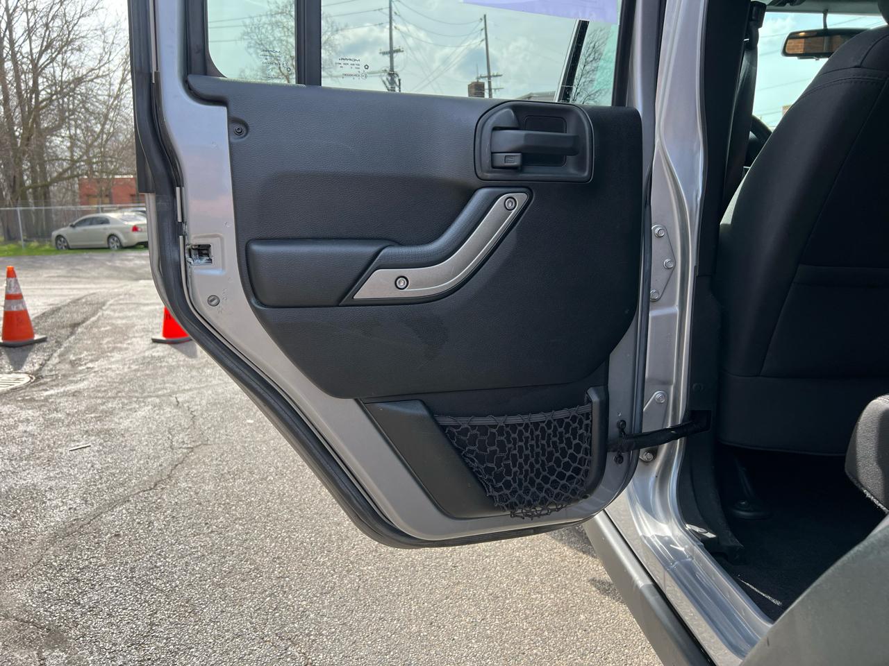 Jeep Wrangler Unlimited 4WD 4dr Willys Wheeler 2015