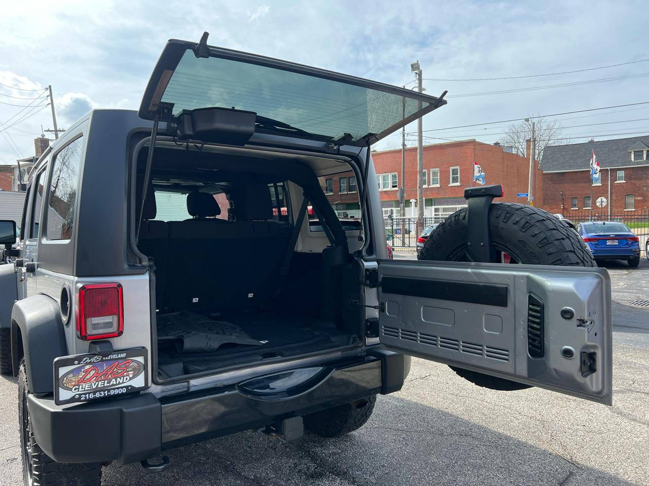 Jeep Wrangler Unlimited 4WD 4dr Willys Wheeler 2015