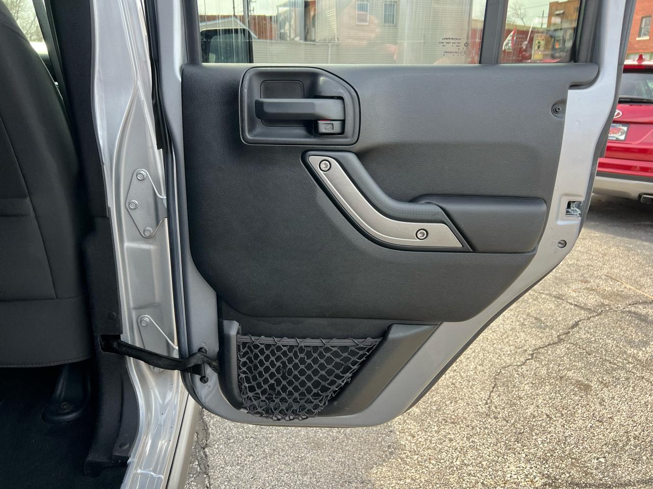 Jeep Wrangler Unlimited 4WD 4dr Willys Wheeler 2015