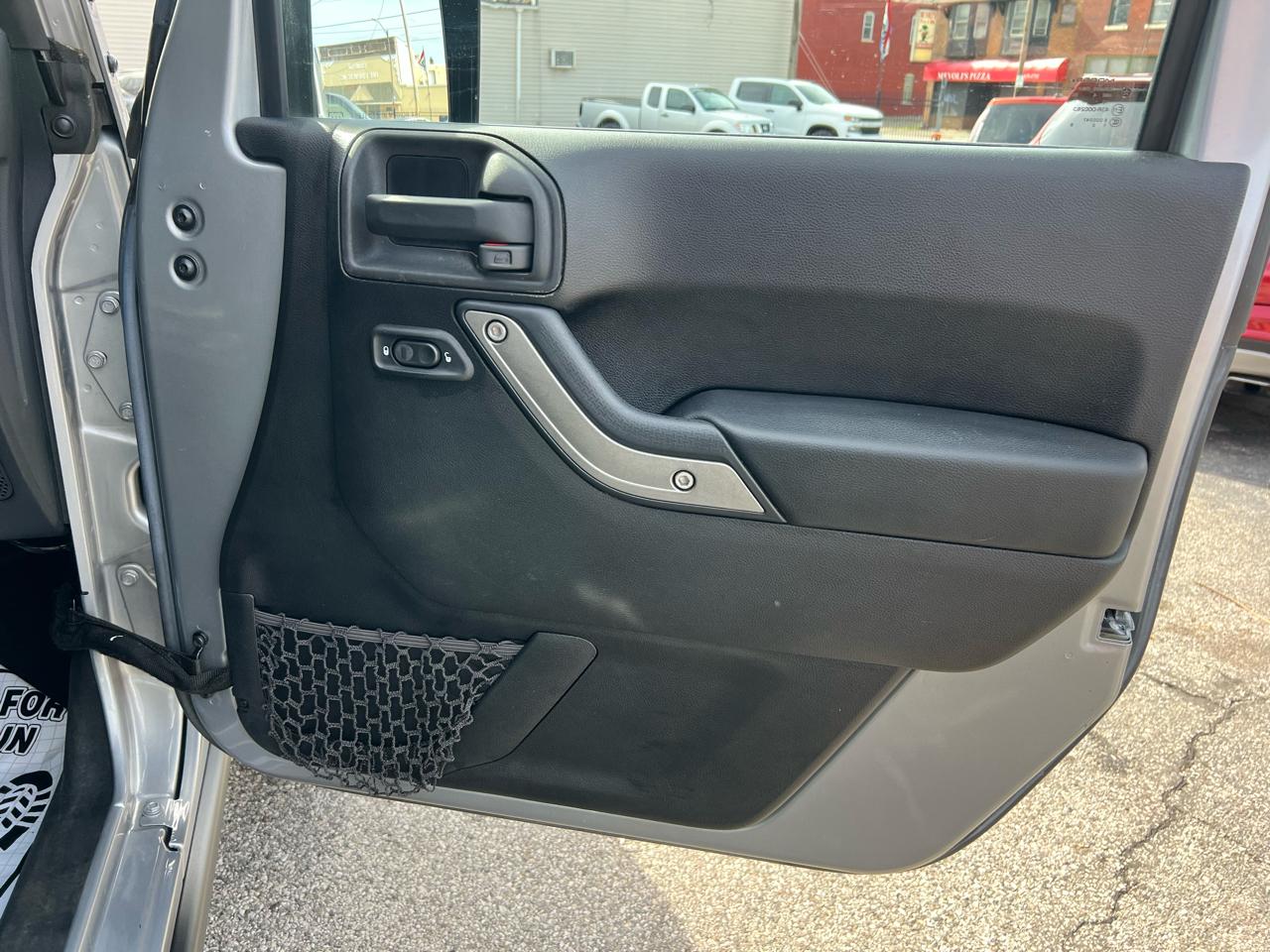 Jeep Wrangler Unlimited 4WD 4dr Willys Wheeler 2015