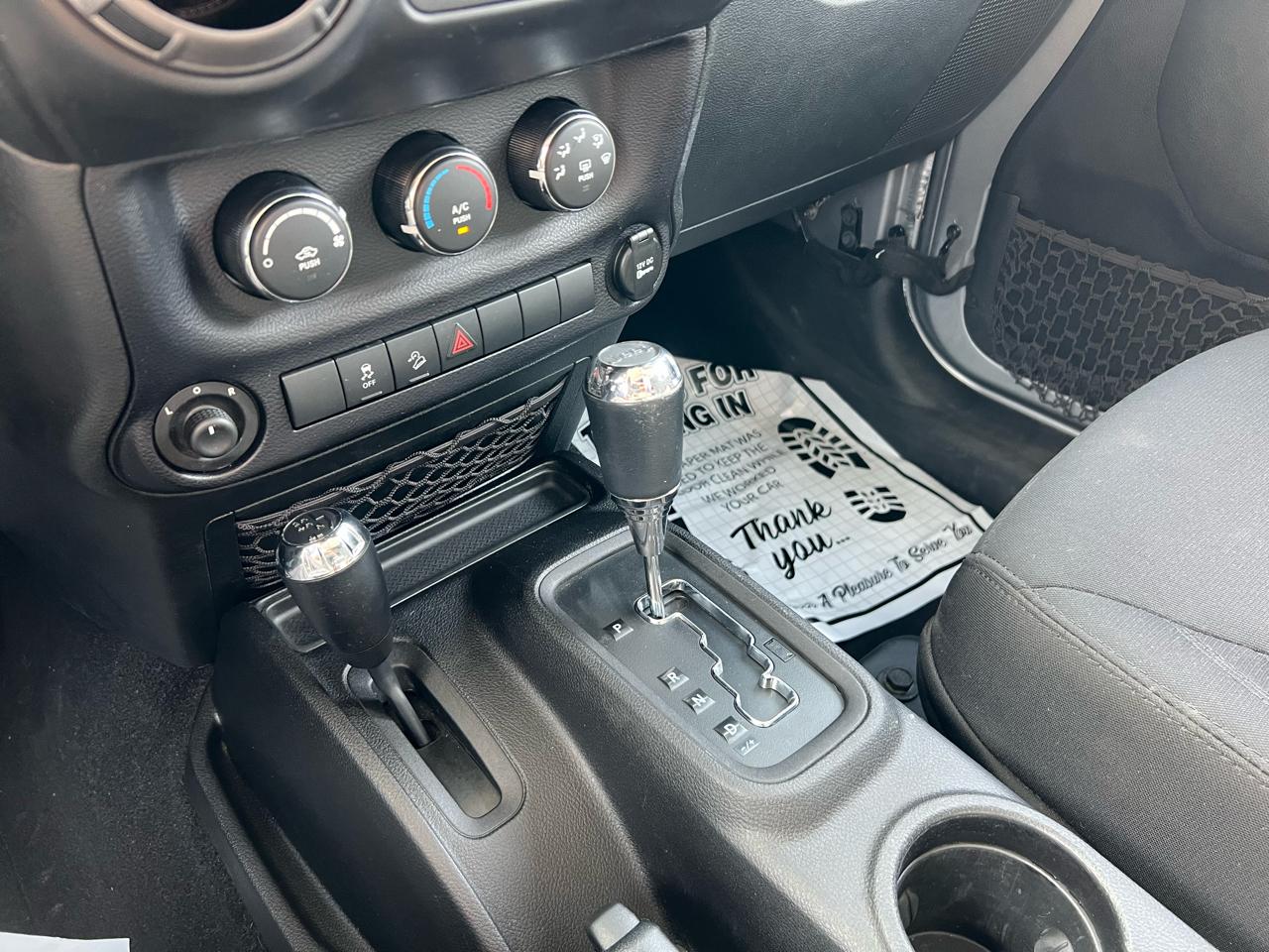 Jeep Wrangler Unlimited 4WD 4dr Willys Wheeler 2015