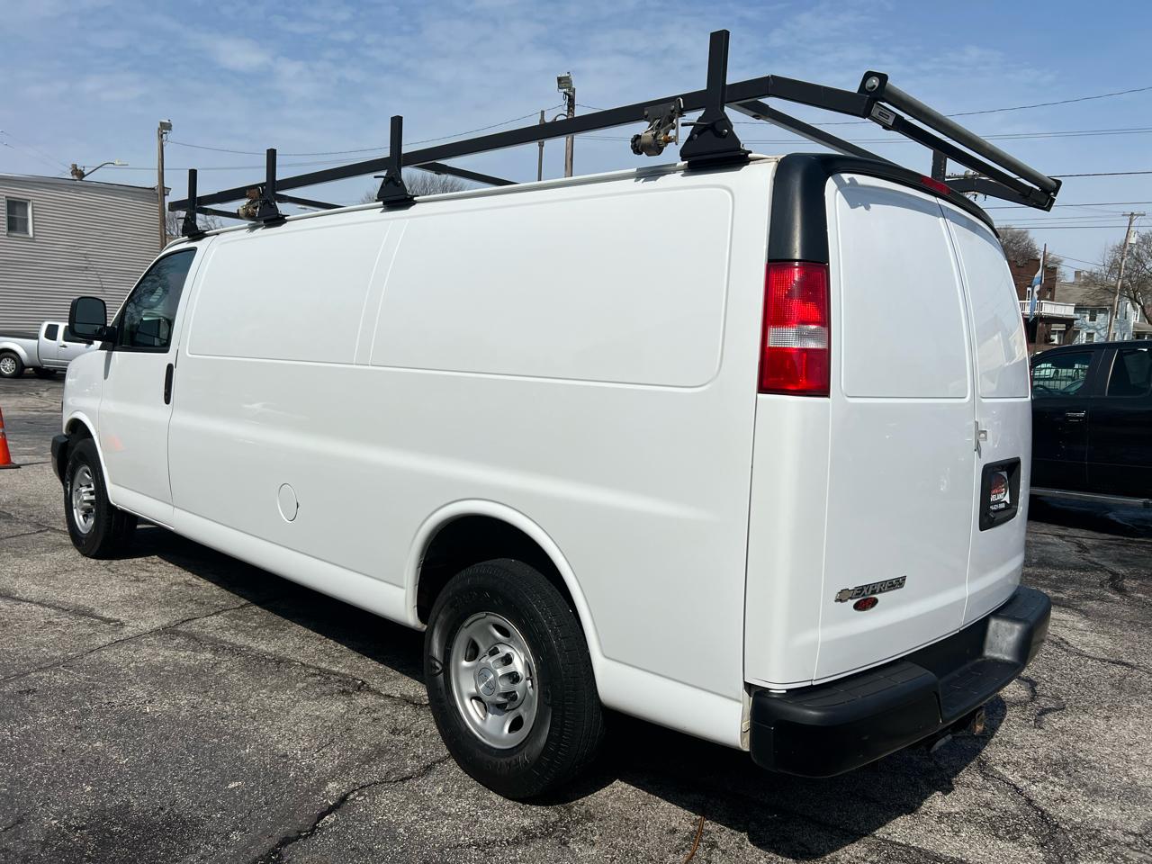 View vehicle photo 6