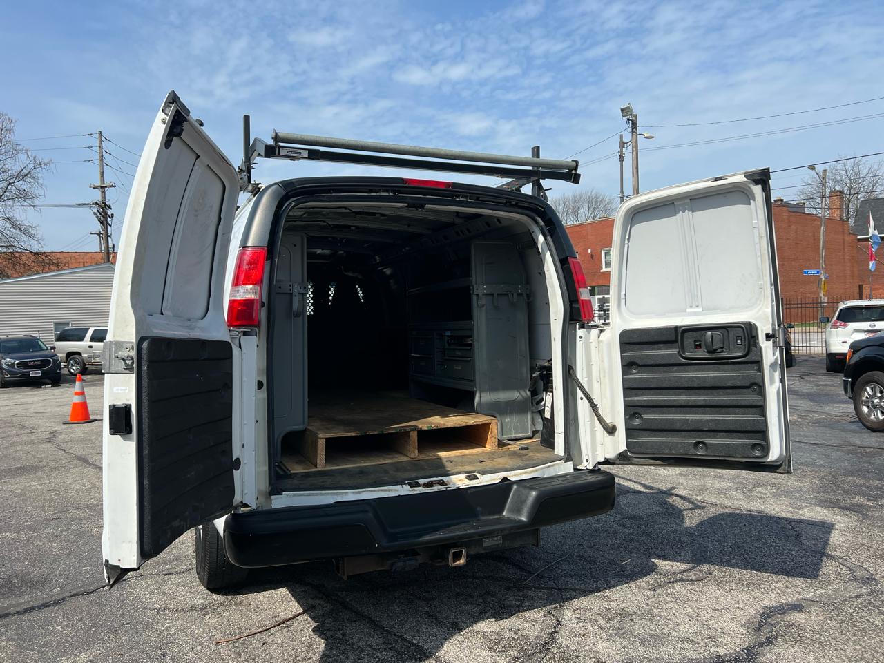 Chevrolet Express Cargo Van RWD 3500 155" 2018