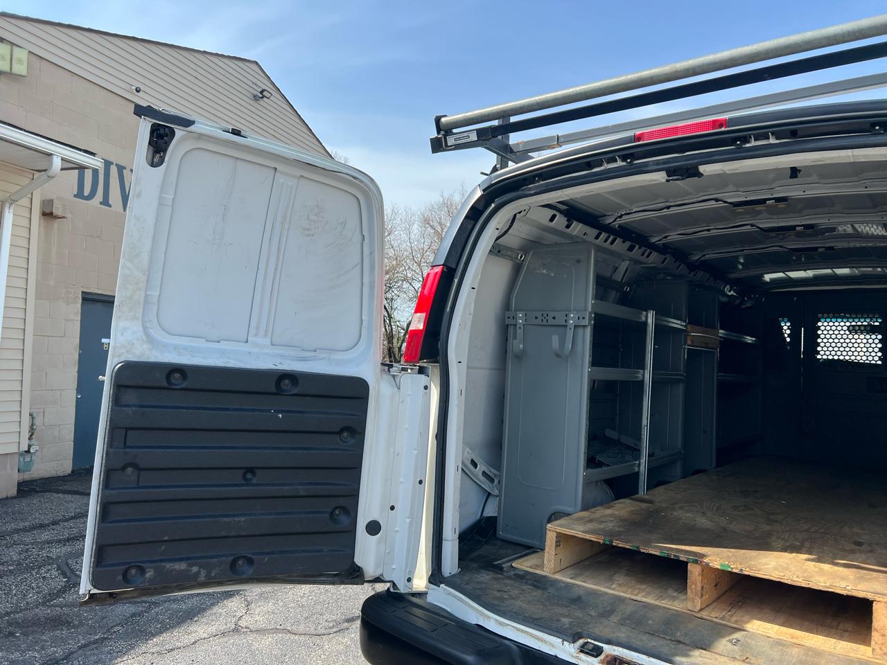 Chevrolet Express Cargo Van RWD 3500 155" 2018