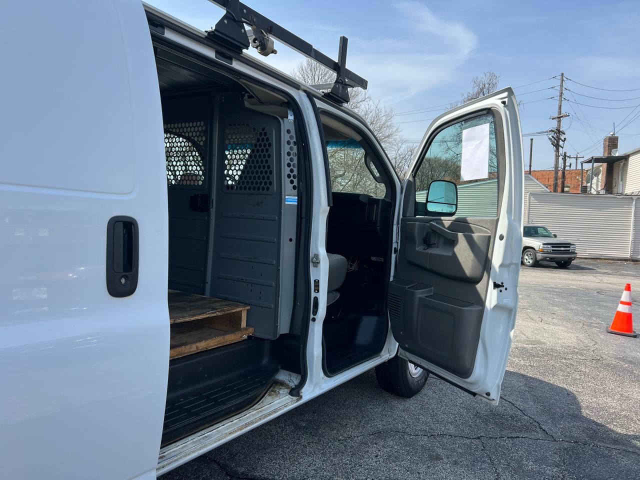 Chevrolet Express Cargo Van RWD 3500 155" 2018