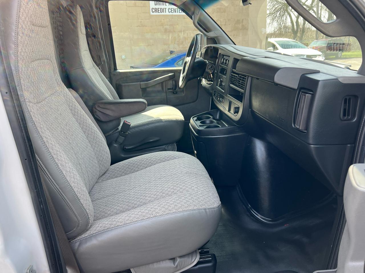 Chevrolet Express Cargo Van RWD 3500 155" 2018