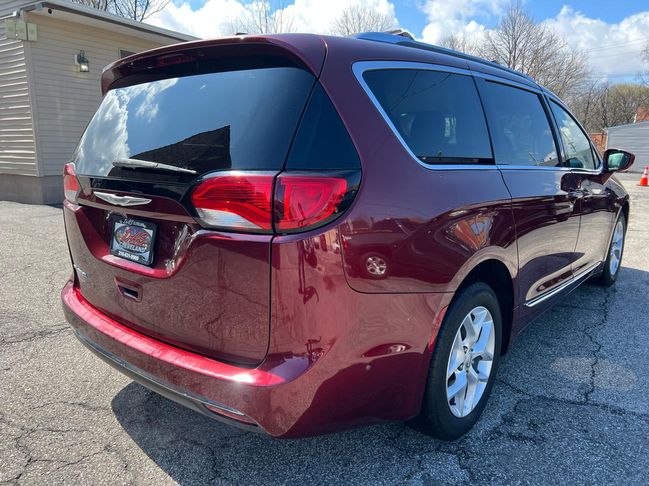 Chrysler Pacifica Touring-L Plus FWD 2017