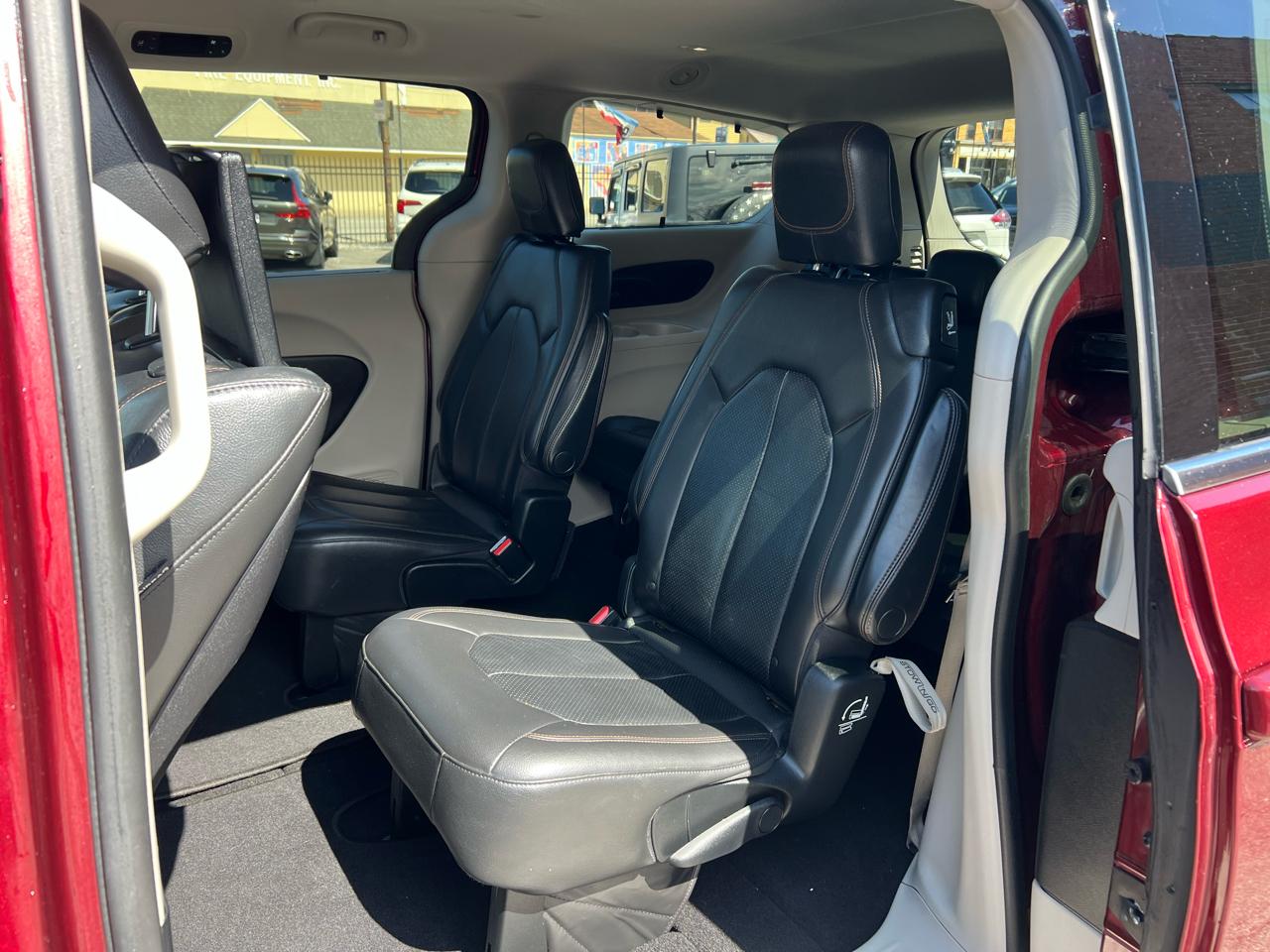 Chrysler Pacifica Touring-L Plus FWD 2017