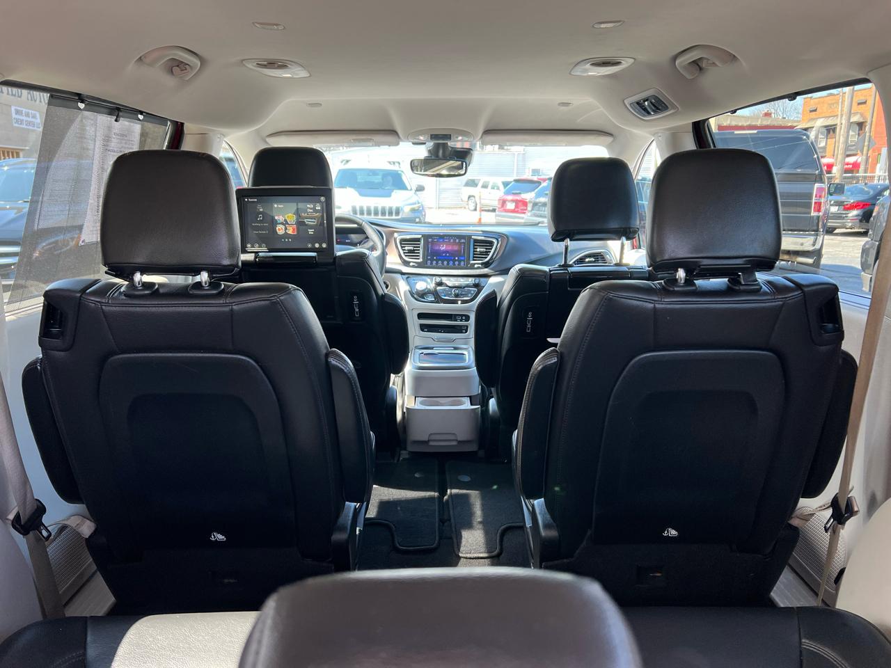 Chrysler Pacifica Touring-L Plus FWD 2017