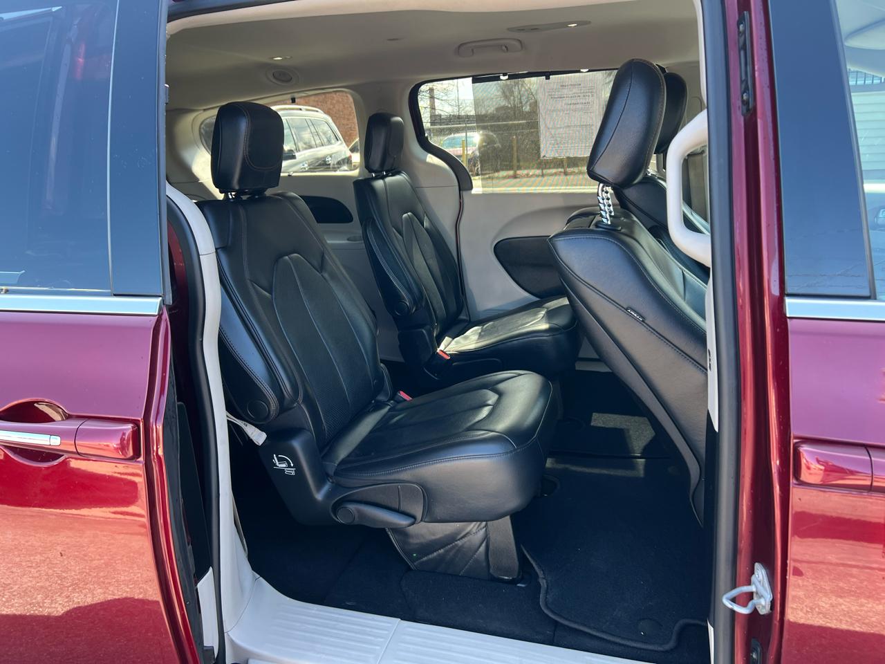 Chrysler Pacifica Touring-L Plus FWD 2017