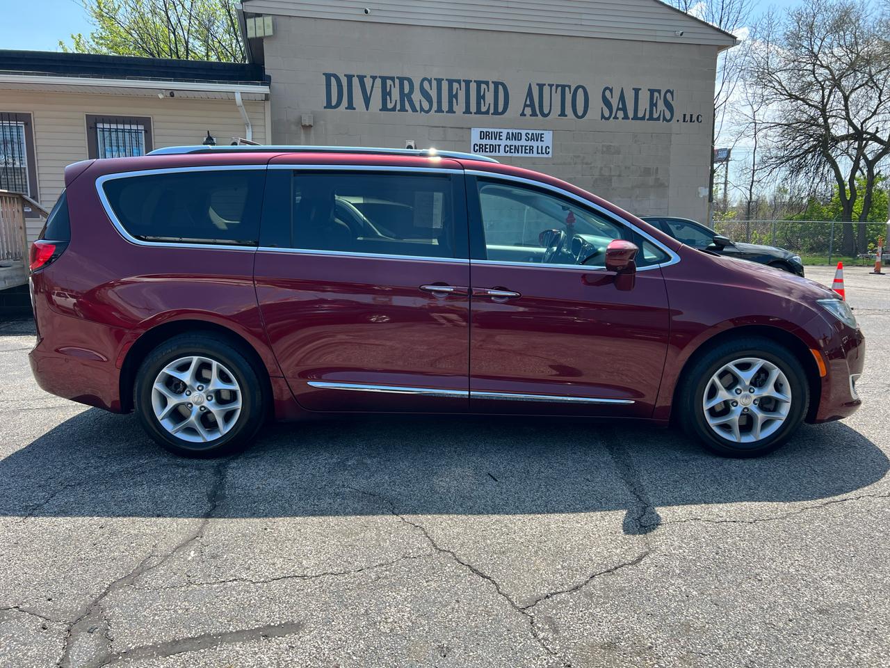 Chrysler Pacifica Touring-L Plus FWD 2017