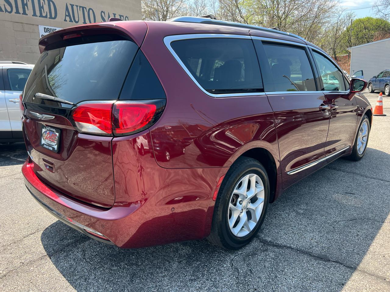 Chrysler Pacifica Touring-L Plus FWD 2017
