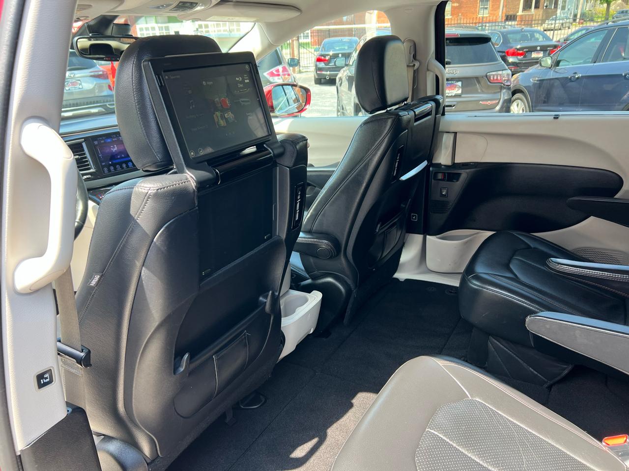 Chrysler Pacifica Touring-L Plus FWD 2017
