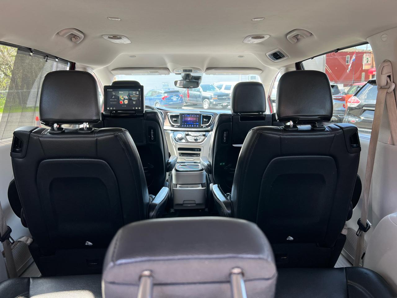 Chrysler Pacifica Touring-L Plus FWD 2017