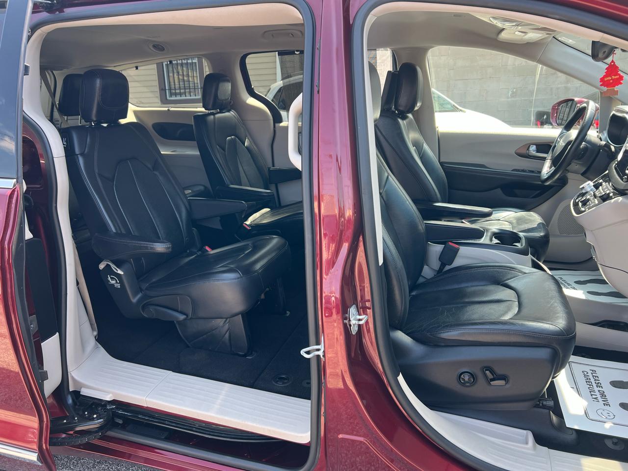 Chrysler Pacifica Touring-L Plus FWD 2017