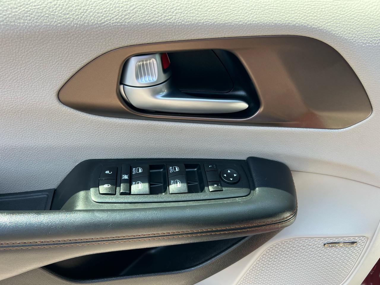 Chrysler Pacifica Touring-L Plus FWD 2017