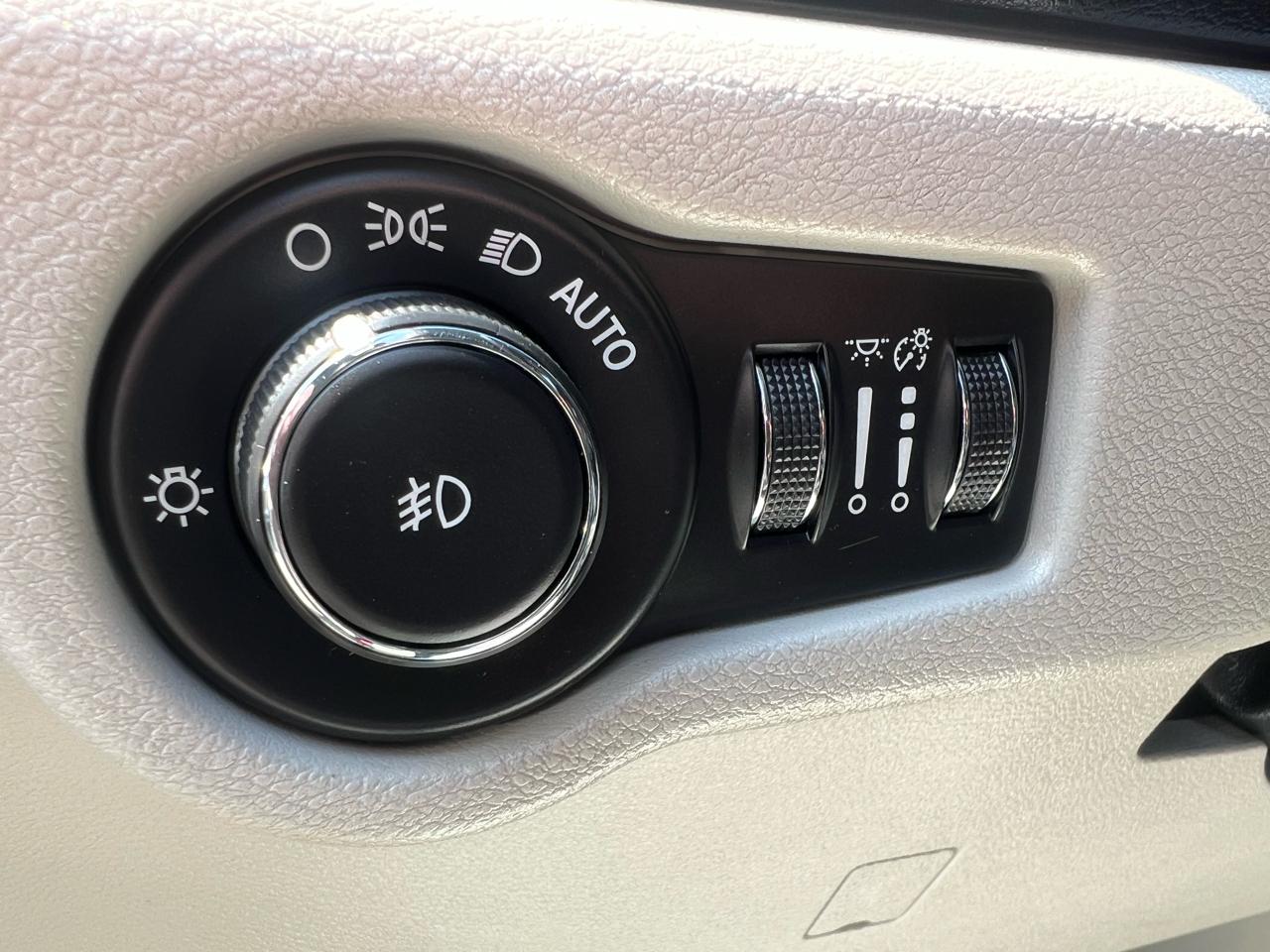 Chrysler Pacifica Touring-L Plus FWD 2017